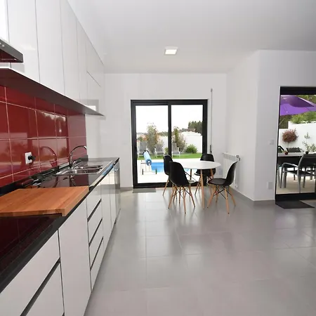 Σπίτι διακοπών Modern With Private Swimming Pool Famalicão