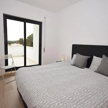 Modern With Private Swimming Pool Famalicão