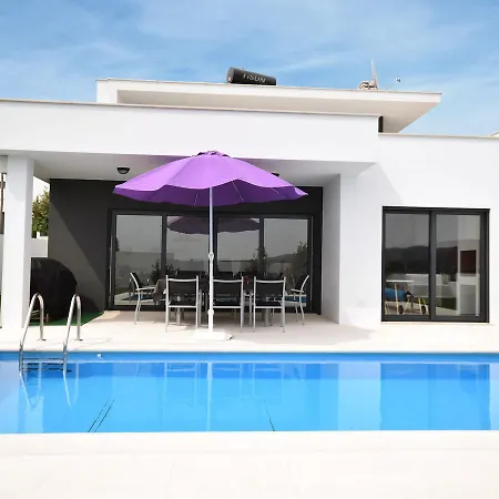 Modern With Private Swimming Pool * Famalicao