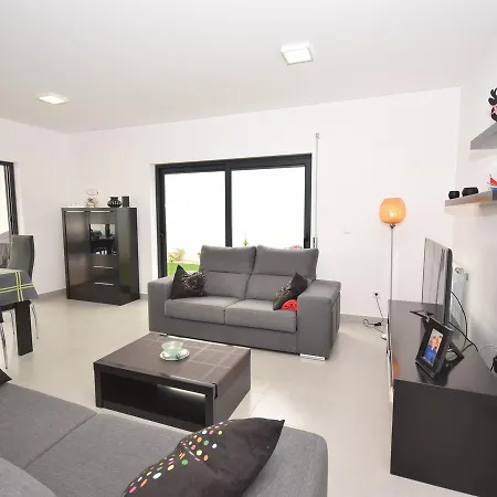 Σπίτι διακοπών Modern With Private Swimming Pool *