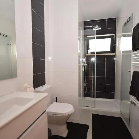 Modern With Private Swimming Pool * Famalicao
