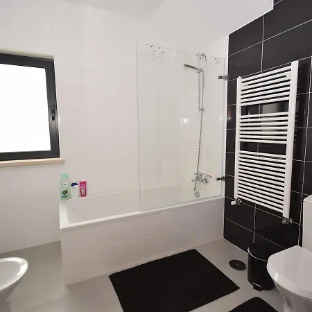 Σπίτι διακοπών Modern With Private Swimming Pool *