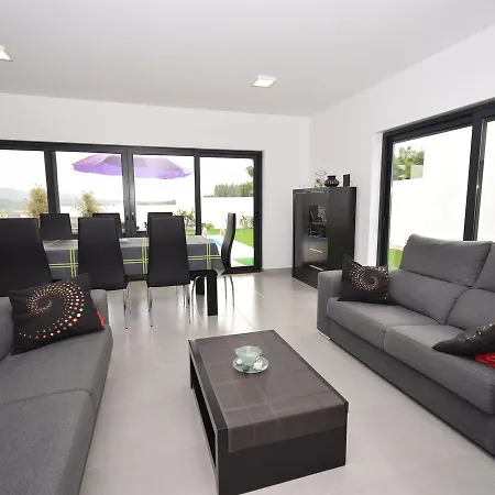 Modern With Private Swimming Pool * Famalicao